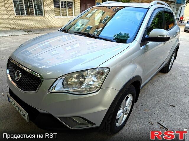 Сірий Cанг Йонг Korando, об'ємом двигуна 2 л та пробігом 230 тис. км за 8899 $, фото 6 на Automoto.ua