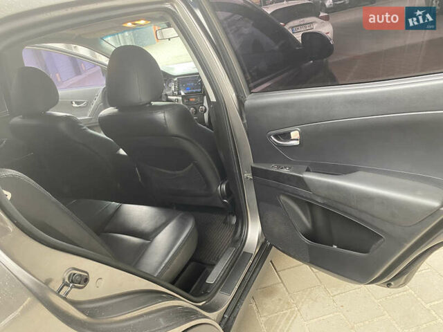 Серый Cанг Йонг Корандо, объемом двигателя 2 л и пробегом 219 тыс. км за 7250 $, фото 13 на Automoto.ua