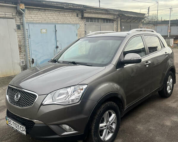 Сірий Cанг Йонг Korando, об'ємом двигуна 2 л та пробігом 80 тис. км за 10000 $, фото 7 на Automoto.ua