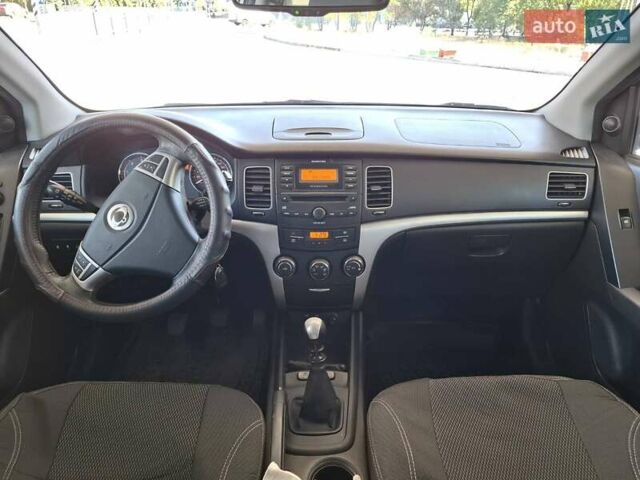 Сірий Cанг Йонг Korando, об'ємом двигуна 2 л та пробігом 180 тис. км за 9300 $, фото 21 на Automoto.ua