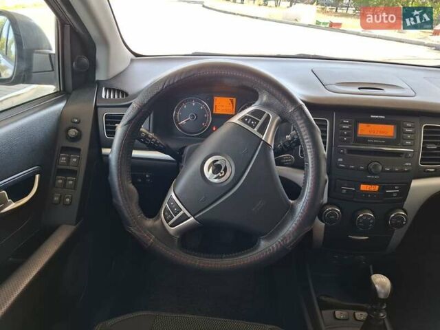 Сірий Cанг Йонг Korando, об'ємом двигуна 2 л та пробігом 180 тис. км за 9300 $, фото 22 на Automoto.ua