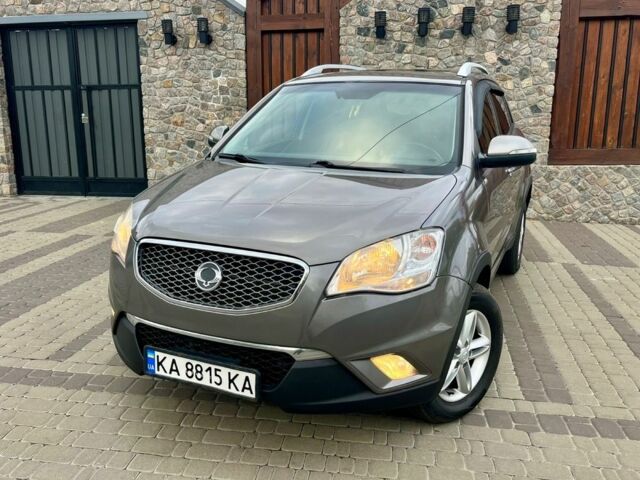 Серый Cанг Йонг Корандо, объемом двигателя 2 л и пробегом 167 тыс. км за 8700 $, фото 3 на Automoto.ua