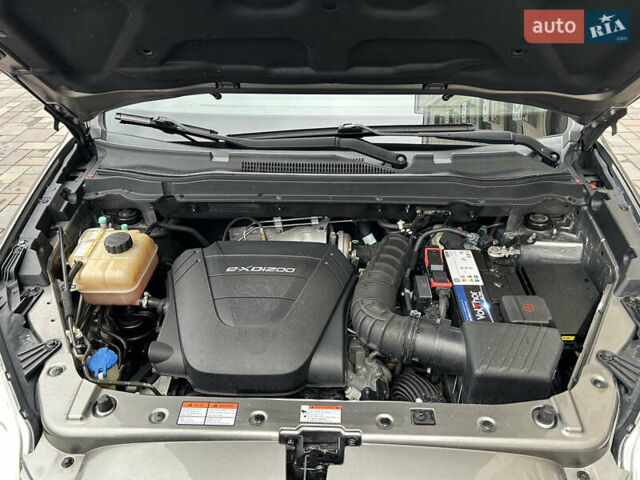 Сірий Cанг Йонг Korando, об'ємом двигуна 2 л та пробігом 171 тис. км за 9999 $, фото 30 на Automoto.ua
