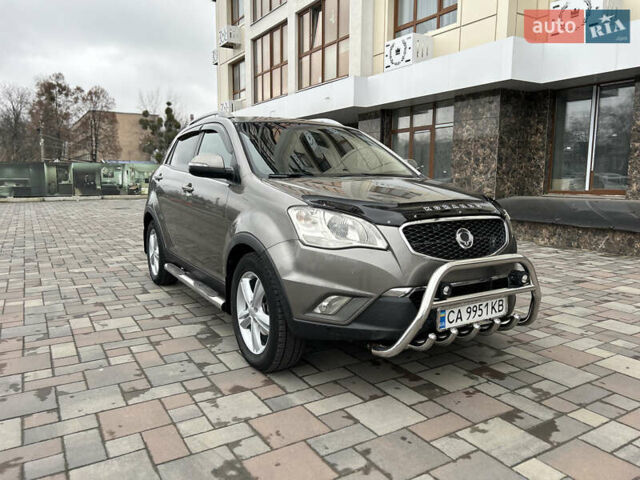 Сірий Cанг Йонг Korando, об'ємом двигуна 2 л та пробігом 171 тис. км за 9999 $, фото 9 на Automoto.ua