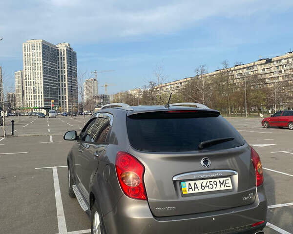 Сірий Cанг Йонг Korando, об'ємом двигуна 2 л та пробігом 70 тис. км за 8000 $, фото 4 на Automoto.ua