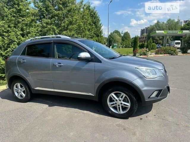Сірий Cанг Йонг Korando, об'ємом двигуна 2 л та пробігом 181 тис. км за 7500 $, фото 3 на Automoto.ua