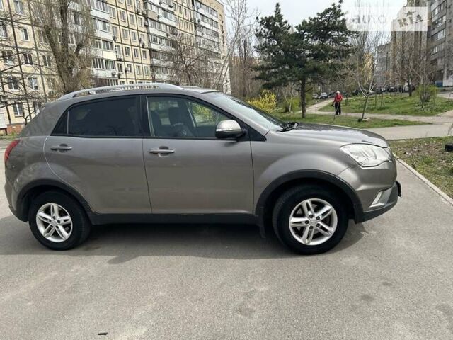 Сірий Cанг Йонг Korando, об'ємом двигуна 2 л та пробігом 121 тис. км за 9800 $, фото 2 на Automoto.ua