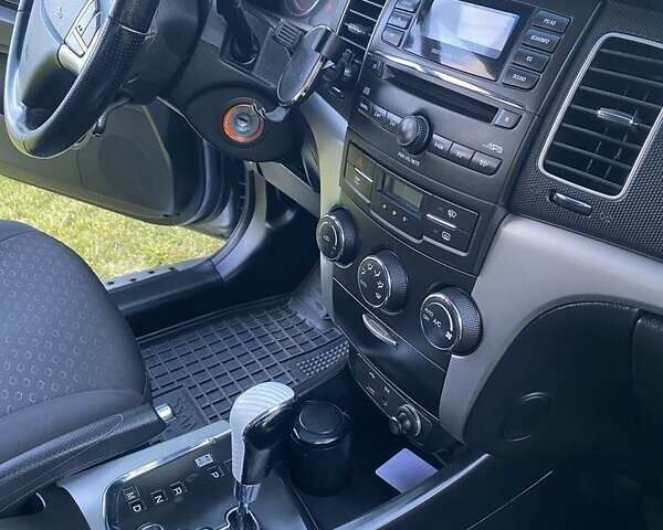 Сірий Cанг Йонг Korando, об'ємом двигуна 2 л та пробігом 177 тис. км за 8900 $, фото 6 на Automoto.ua