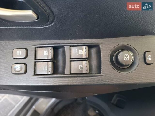 Сірий Cанг Йонг Korando, об'ємом двигуна 2 л та пробігом 180 тис. км за 9300 $, фото 27 на Automoto.ua