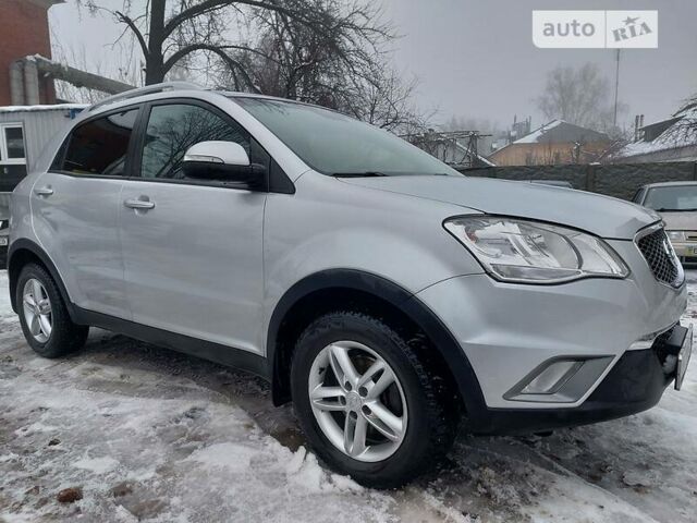 Сірий Cанг Йонг Korando, об'ємом двигуна 2 л та пробігом 185 тис. км за 9200 $, фото 3 на Automoto.ua