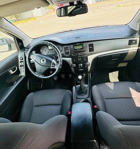 Серый Cанг Йонг Корандо, объемом двигателя 2 л и пробегом 208 тыс. км за 7500 $, фото 10 на Automoto.ua