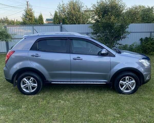Сірий Cанг Йонг Korando, об'ємом двигуна 2 л та пробігом 177 тис. км за 8900 $, фото 3 на Automoto.ua