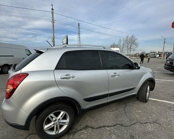 Сірий Cанг Йонг Korando, об'ємом двигуна 2 л та пробігом 151 тис. км за 8100 $, фото 3 на Automoto.ua