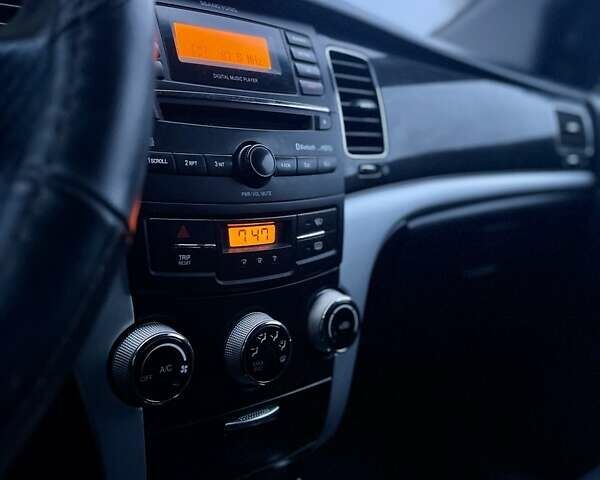 Серый Cанг Йонг Корандо, объемом двигателя 2 л и пробегом 162 тыс. км за 9000 $, фото 6 на Automoto.ua