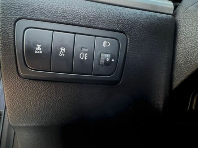 Серый Cанг Йонг Корандо, объемом двигателя 2 л и пробегом 134 тыс. км за 8900 $, фото 8 на Automoto.ua