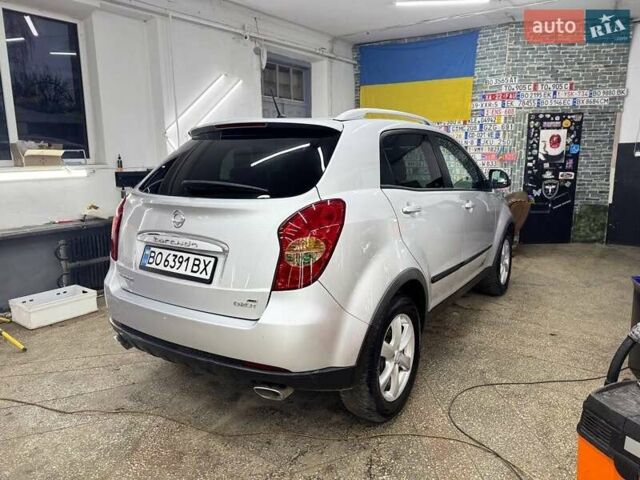 Сірий Cанг Йонг Korando, об'ємом двигуна 2 л та пробігом 181 тис. км за 9200 $, фото 3 на Automoto.ua