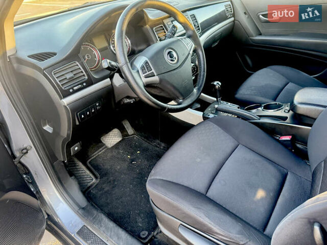 Серый Cанг Йонг Корандо, объемом двигателя 2 л и пробегом 134 тыс. км за 8999 $, фото 10 на Automoto.ua