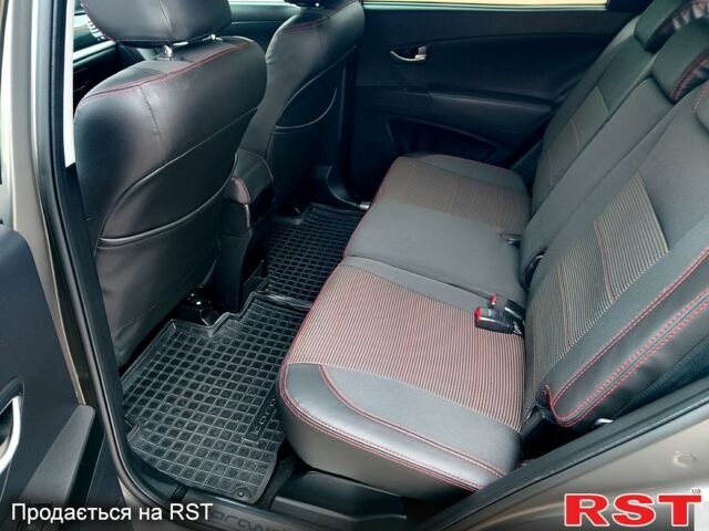 Сірий Cанг Йонг Korando, об'ємом двигуна 2 л та пробігом 115 тис. км за 8280 $, фото 7 на Automoto.ua