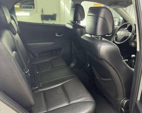 Сірий Cанг Йонг Korando, об'ємом двигуна 2 л та пробігом 181 тис. км за 9200 $, фото 8 на Automoto.ua