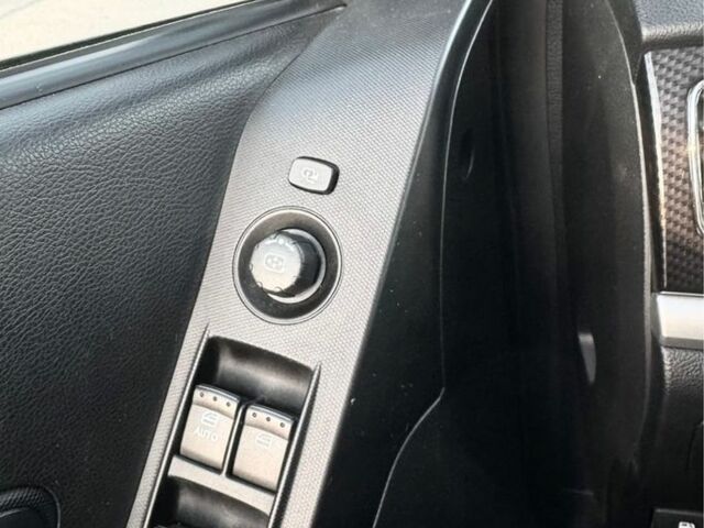 Серый Cанг Йонг Корандо, объемом двигателя 2 л и пробегом 134 тыс. км за 8900 $, фото 11 на Automoto.ua