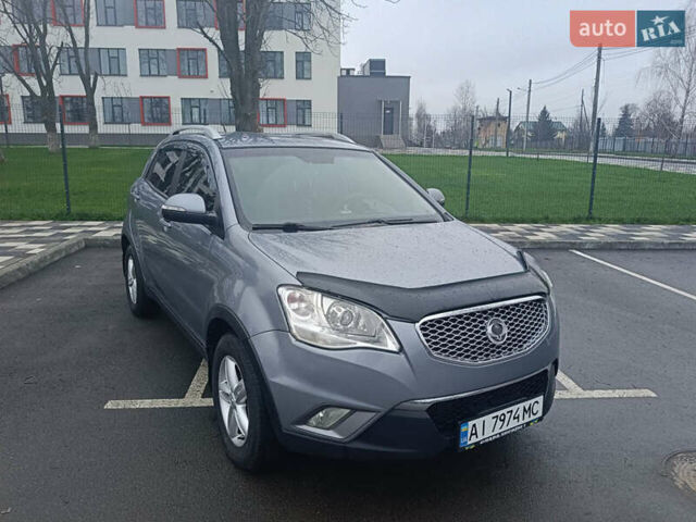 Серый Cанг Йонг Корандо, объемом двигателя 2 л и пробегом 144 тыс. км за 8000 $, фото 1 на Automoto.ua