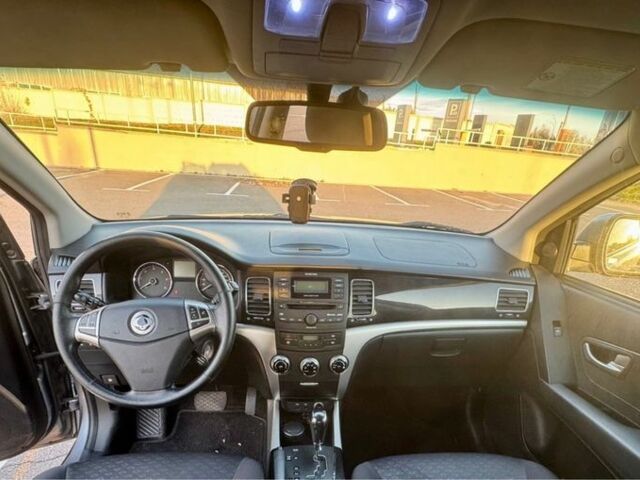 Серый Cанг Йонг Корандо, объемом двигателя 2 л и пробегом 134 тыс. км за 8900 $, фото 7 на Automoto.ua