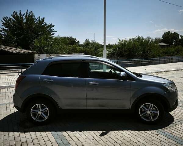 Сірий Cанг Йонг Korando, об'ємом двигуна 2 л та пробігом 162 тис. км за 10000 $, фото 2 на Automoto.ua