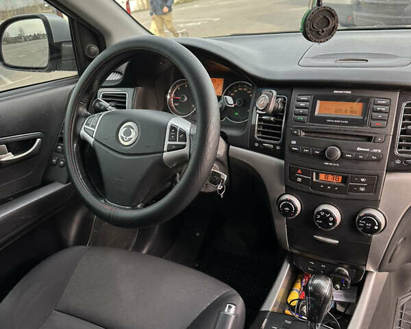 Сірий Cанг Йонг Korando, об'ємом двигуна 2 л та пробігом 151 тис. км за 8100 $, фото 9 на Automoto.ua