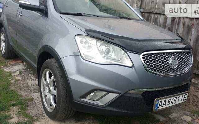 Сірий Cанг Йонг Korando, об'ємом двигуна 2 л та пробігом 180 тис. км за 8800 $, фото 1 на Automoto.ua