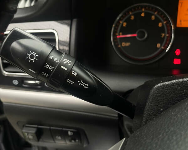 Серый Cанг Йонг Корандо, объемом двигателя 2 л и пробегом 182 тыс. км за 7900 $, фото 10 на Automoto.ua