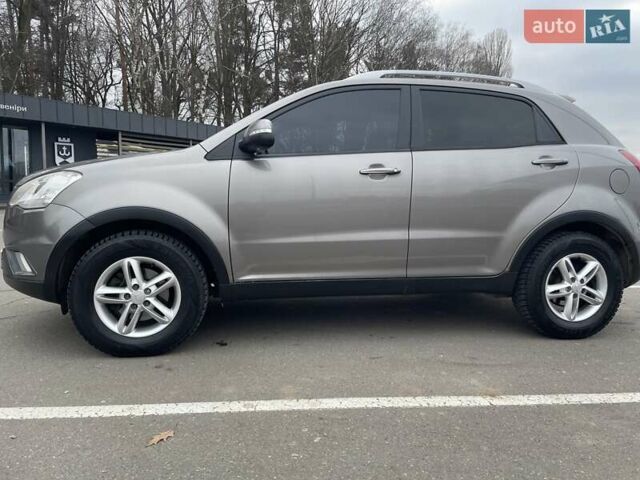 Серый Cанг Йонг Корандо, объемом двигателя 2 л и пробегом 235 тыс. км за 9500 $, фото 1 на Automoto.ua