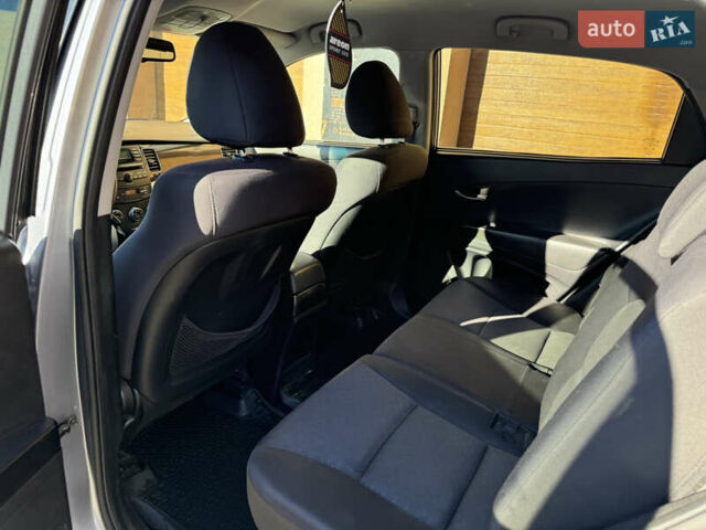 Серый Cанг Йонг Корандо, объемом двигателя 2 л и пробегом 163 тыс. км за 8000 $, фото 18 на Automoto.ua