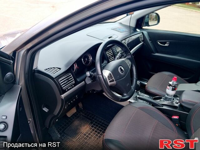 Сірий Cанг Йонг Korando, об'ємом двигуна 2 л та пробігом 115 тис. км за 8280 $, фото 5 на Automoto.ua