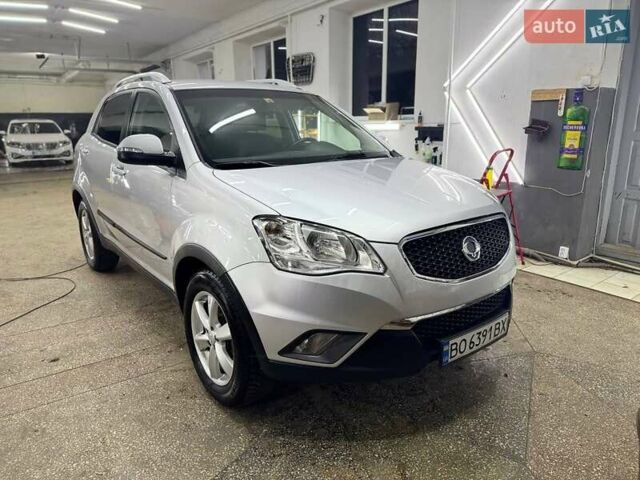 Сірий Cанг Йонг Korando, об'ємом двигуна 2 л та пробігом 181 тис. км за 9200 $, фото 1 на Automoto.ua