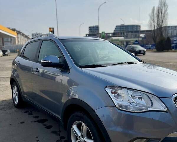 Серый Cанг Йонг Корандо, объемом двигателя 2 л и пробегом 162 тыс. км за 9000 $, фото 7 на Automoto.ua