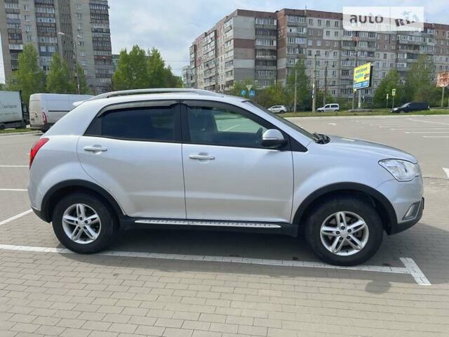 Сірий Cанг Йонг Korando, об'ємом двигуна 2 л та пробігом 184 тис. км за 8800 $, фото 2 на Automoto.ua