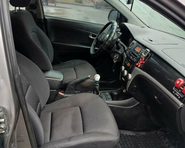 Серый Cанг Йонг Корандо, объемом двигателя 2 л и пробегом 204 тыс. км за 8200 $, фото 22 на Automoto.ua