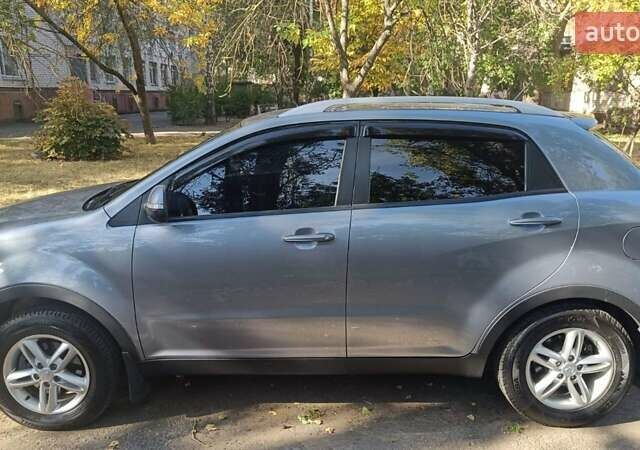 Серый Cанг Йонг Корандо, объемом двигателя 2 л и пробегом 130 тыс. км за 10000 $, фото 7 на Automoto.ua