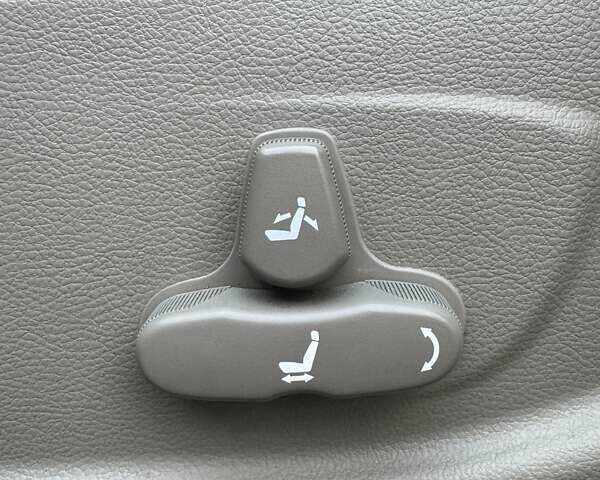 Сірий Cанг Йонг Korando, об'ємом двигуна 2 л та пробігом 133 тис. км за 9900 $, фото 23 на Automoto.ua