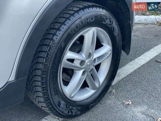 Cанг Йонг Korando 2012 у Києві на Automoto.ua Сірий Cанг Йонг Korando, об'ємом двигуна 2 л та пробігом 235 тис. км за 7990 $, фото 12 на Automoto.ua