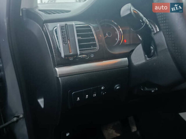 Серый Cанг Йонг Корандо, объемом двигателя 2 л и пробегом 144 тыс. км за 8000 $, фото 12 на Automoto.ua