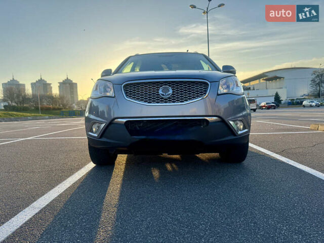 Серый Cанг Йонг Корандо, объемом двигателя 2 л и пробегом 134 тыс. км за 8999 $, фото 4 на Automoto.ua