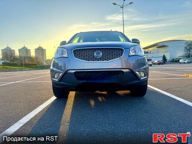 Серый Cанг Йонг Корандо, объемом двигателя 2 л и пробегом 134 тыс. км за 8999 $, фото 5 на Automoto.ua