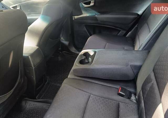 Серый Cанг Йонг Корандо, объемом двигателя 2 л и пробегом 130 тыс. км за 10000 $, фото 8 на Automoto.ua