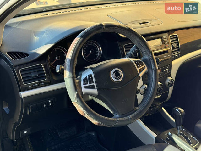 Серый Cанг Йонг Корандо, объемом двигателя 2 л и пробегом 163 тыс. км за 8000 $, фото 16 на Automoto.ua