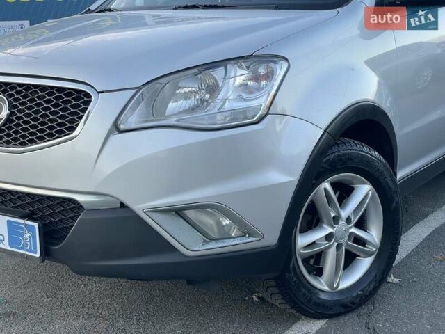 Cанг Йонг Korando 2012 у Києві на Automoto.ua Сірий Cанг Йонг Korando, об'ємом двигуна 2 л та пробігом 235 тис. км за 7990 $, фото 7 на Automoto.ua