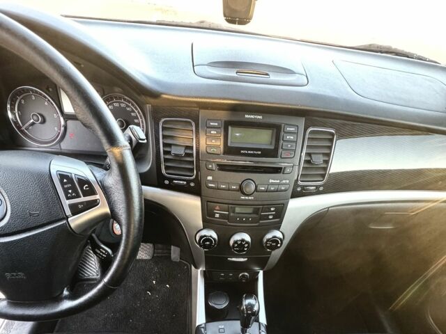 Серый Cанг Йонг Корандо, объемом двигателя 2 л и пробегом 134 тыс. км за 9600 $, фото 5 на Automoto.ua