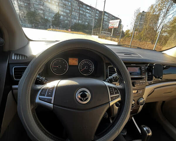Сірий Cанг Йонг Korando, об'ємом двигуна 2 л та пробігом 134 тис. км за 10350 $, фото 19 на Automoto.ua