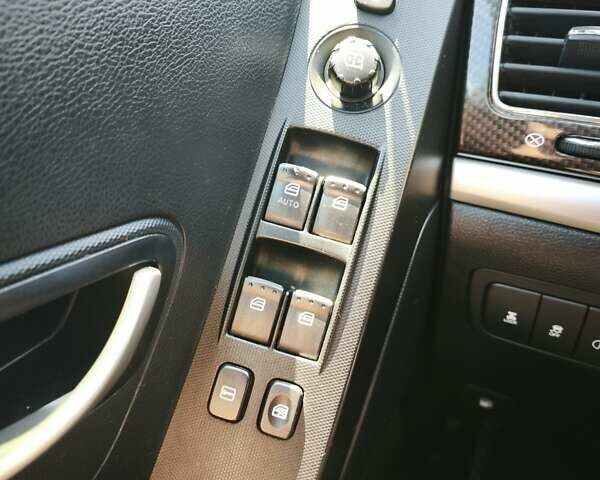 Сірий Cанг Йонг Korando, об'ємом двигуна 2 л та пробігом 165 тис. км за 10000 $, фото 5 на Automoto.ua