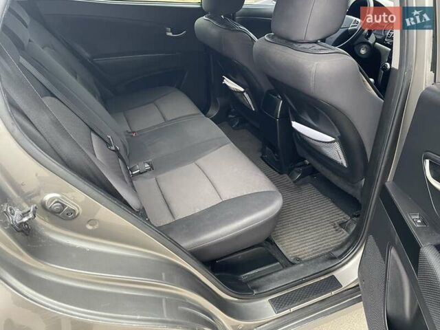 Серый Cанг Йонг Корандо, объемом двигателя 2 л и пробегом 235 тыс. км за 9500 $, фото 12 на Automoto.ua